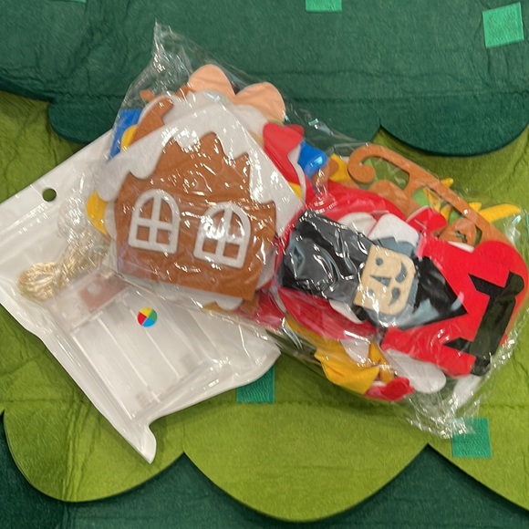 Felt Christmas tree - Picture 2 of 2